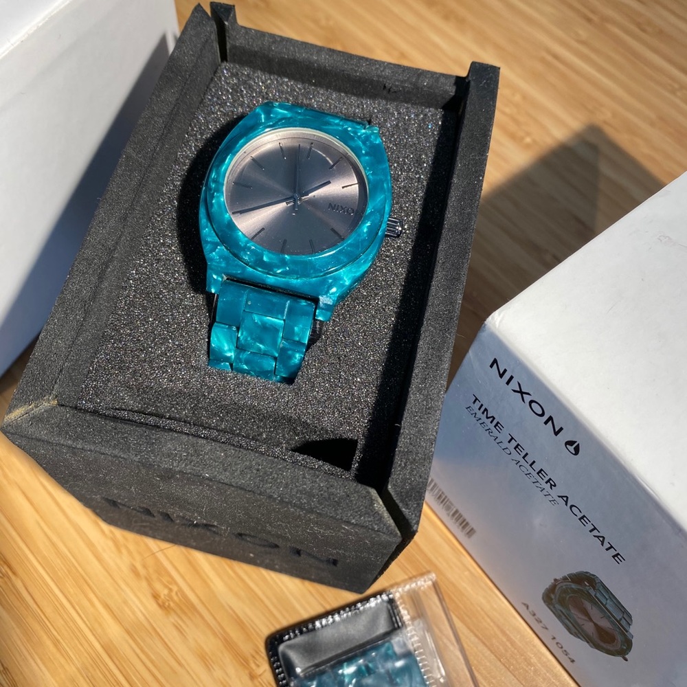 Nixon time teller emerald green